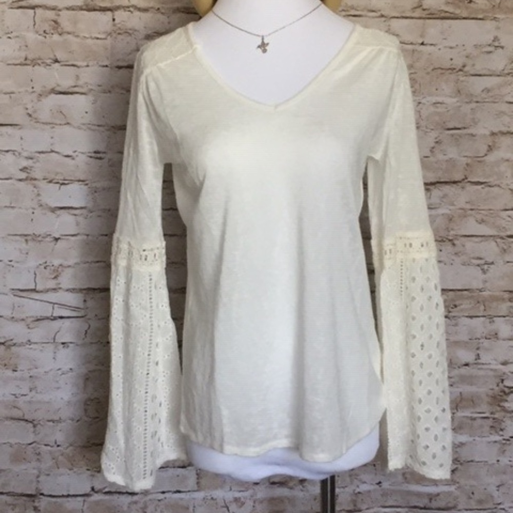 2/$20 NWT ivory boho top lace/crochet bell sleeves